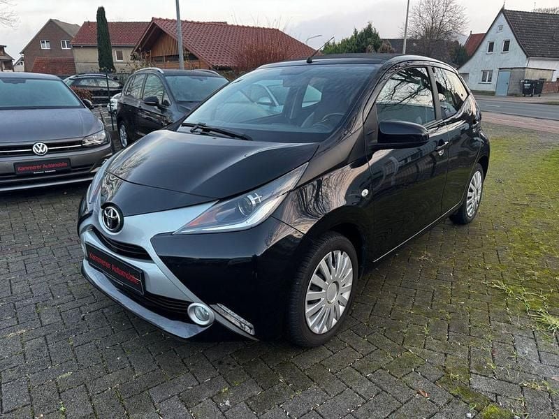 Schwarz Gebraucht 2016 Toyota Aygo X-wave Kleinwagen | 7.700 € (Fairer Preis) - Bild 1/4