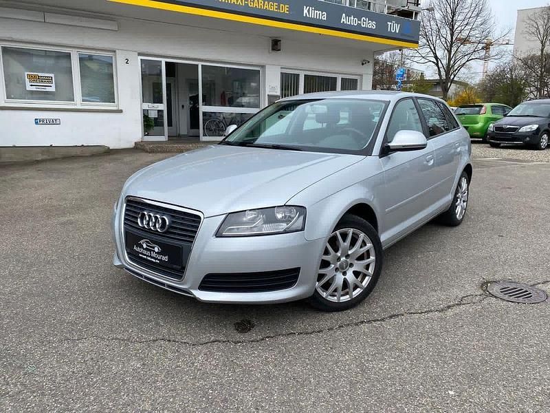 Gebraucht Audi A3 Attraction 125 PS (91 kW) 2010 Silber Kleinwagen