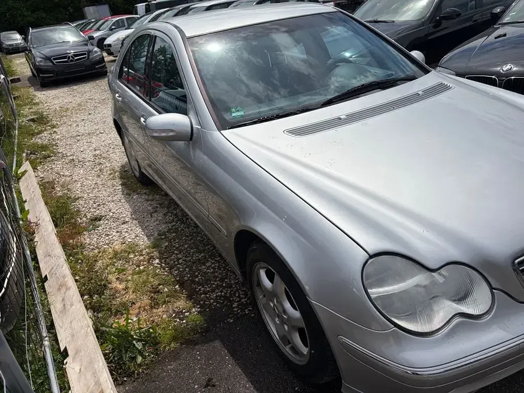 Gebraucht Mercedes C200 163 PS (119 kW) 2003 Silber Limousine