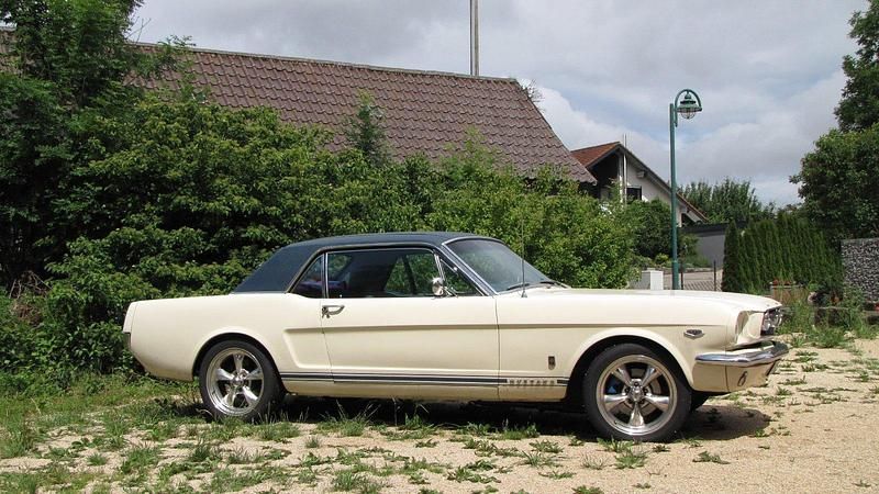 Gebraucht Ford Mustang 300 PS (220 kW) 1966 Beige Coupé