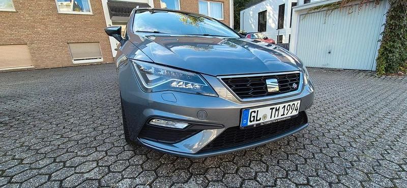 Grau Gebraucht 2018 Seat Leon ST FR Kombi | 12.000 € (Fairer Preis) - Bild 1/4