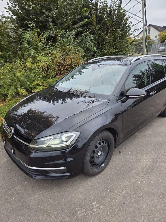 Schwarz Gebraucht 2017 VW Golf VII Highline Kombi | 9.500 € (Superpreis) - Bild 1/4