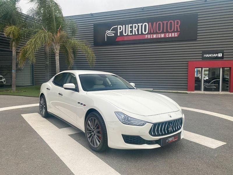 Weiß Gebraucht 2018 Maserati Ghibli Limousine | 40.990 € - Bild 1/4