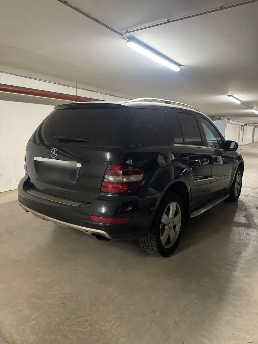 Gebraucht Mercedes ML300 190 PS (139 kW) 2009 Schwarz SUV