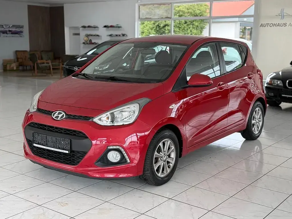 Gebraucht Hyundai i10 Intro Edition 67 PS (49 kW) 2014 Rot Kleinwagen