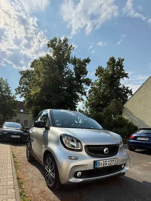 Gebraucht Smart ForFour Passion 71 PS (52 kW) 2015 Silber Kleinwagen