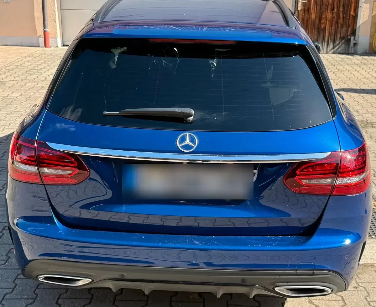 Gebraucht Mercedes C300 245 PS (180 kW) 2021 Blau Kombi