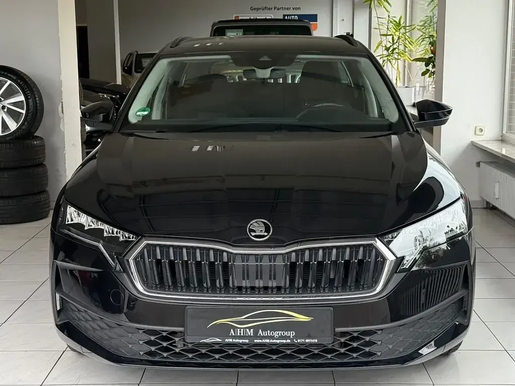 Gebraucht Skoda Octavia Essence 116 PS (85 kW) 2025 Schwarz Limousine