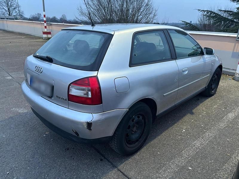 Gebraucht Audi A3 100 PS (73 kW) 2003 Silber Kleinwagen