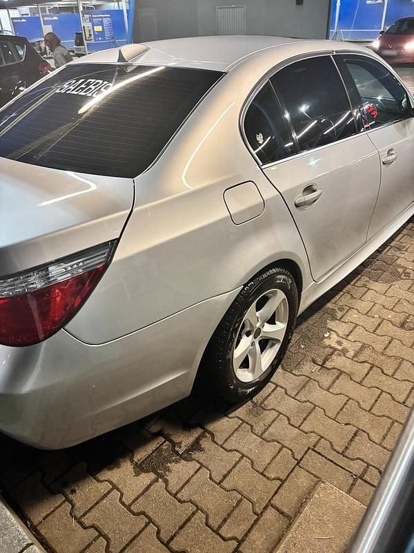Second-hand BMW 520 177 CP (130 kW) 2008 Argintiu Berlinǎ