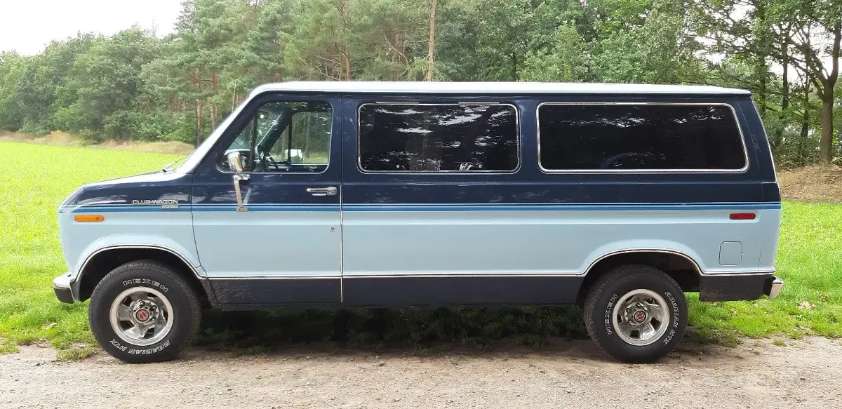 Używany Ford V8 210 KM (154 kW) 1986 Niebieski Kombi