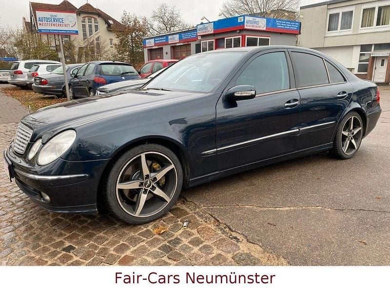 Gebraucht Mercedes E500 Avantgarde 306 PS (225 kW) 2003 Blau Limousine