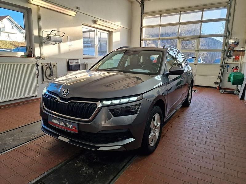 Graphitegrau metallic Gebraucht 2024 Skoda Kamiq Ambition SUV | 21.350 € (Guter Preis) - Bild 1/4