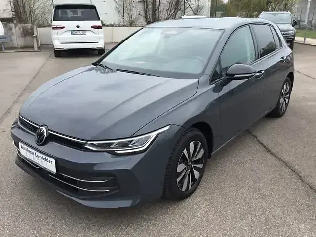 Gebraucht VW Golf VIII Goal 150 PS (110 kW) 2025 Grau Limousine