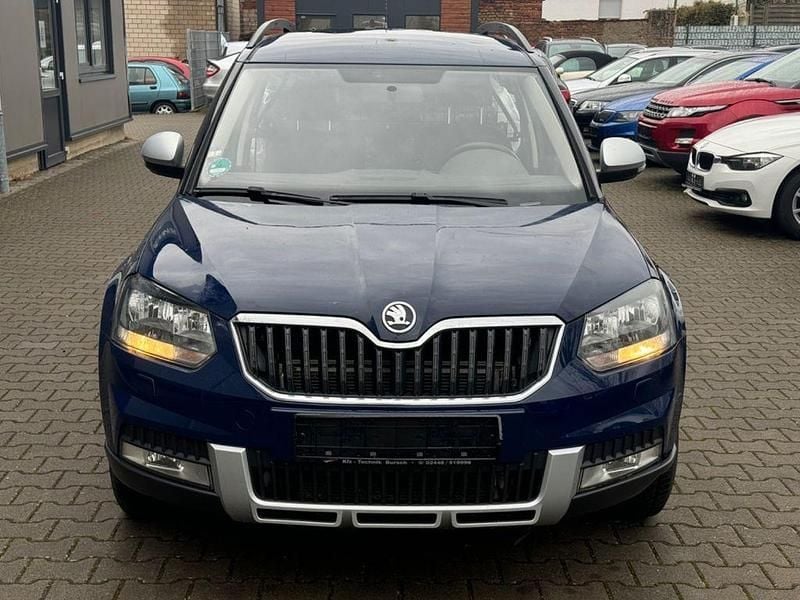 Gebraucht Skoda Yeti Active 110 PS (80 kW) 2015 Blau SUV