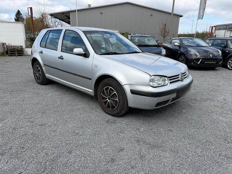Gebraucht VW Golf IV 75 PS (55 kW) 2002 Kleinwagen