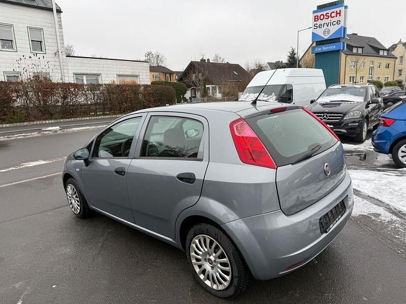 Gebraucht Fiat Grande Punto Basis 69 PS (50 kW) 2012 Grau Kleinwagen