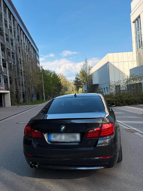 Gebraucht BMW 523 204 PS (150 kW) 2010 Schwarz Limousine