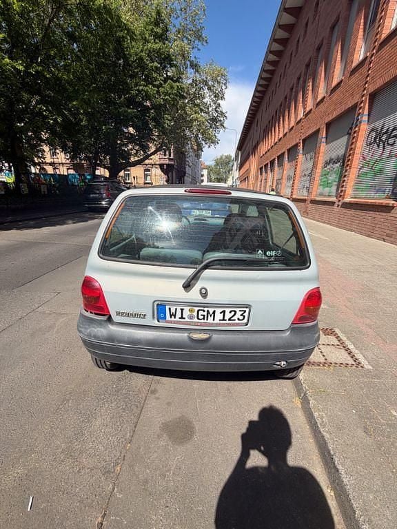 Second-hand Renault Twingo Expression 58 CP (42 kW) 2004 Argintiu Hatchback