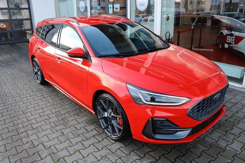 Neu Ford Focus ST 280 PS (205 kW) 2025 Race red Limousine