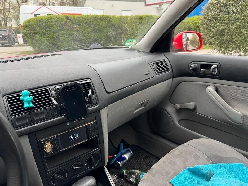 Gebraucht VW Golf III 75 PS (55 kW) 1999 Rot Limousine
