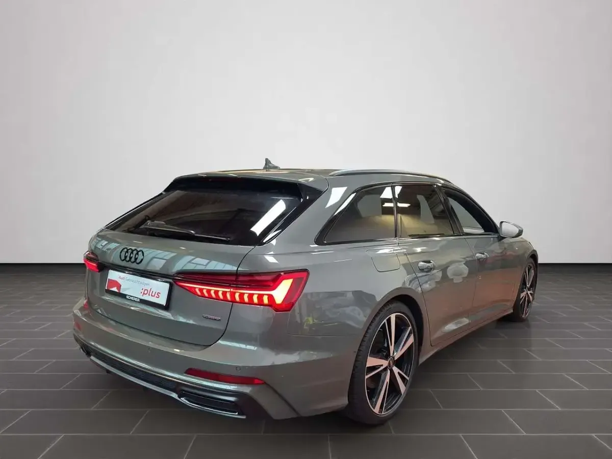 Gebraucht Audi A6 Business 367 PS (269 kW) 2023 Chronosgrau metallic (metallic) Kombi