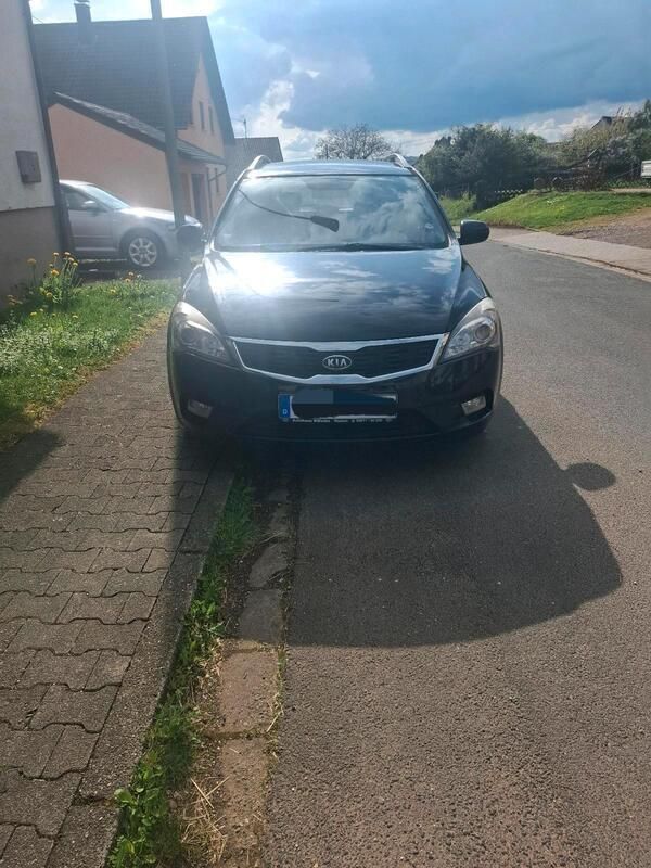 Schwarz Gebraucht 2011 Kia Ceed Kombi | 6.500 € (Fairer Preis) - Bild 1/4