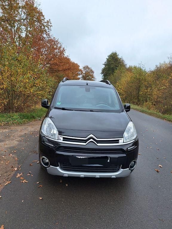 Schwarz Gebraucht 2014 Citroën Berlingo SELECTION Van / Kleinbus | 6.250 € (Guter Preis) - Bild 1/4