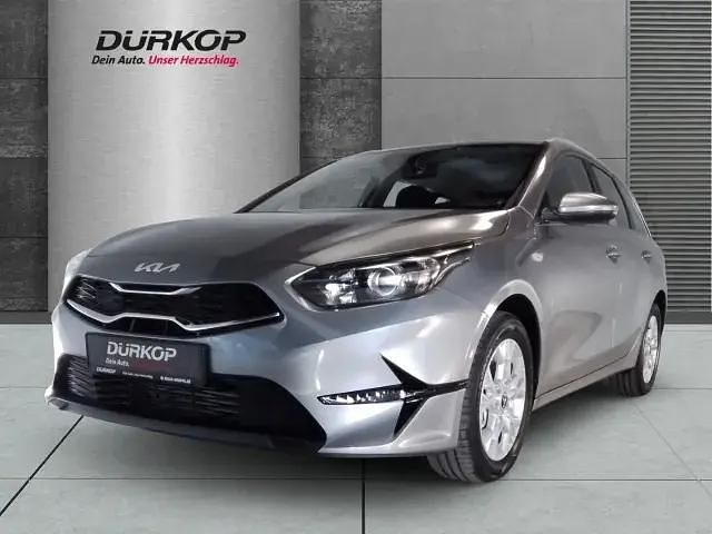 (css) lunarsilber met. Neu 2024 Kia Ceed Sportswagon Comfort Kombi | 24.960 € (Etwas zu teuer) - Bild 1/4