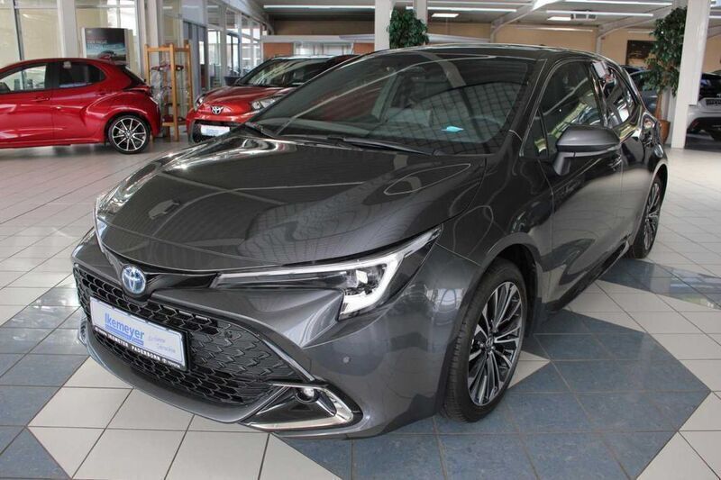 Marlingrau metallic Neu 2024 Toyota Corolla Team Limousine | 30.890 € - Bild 1/4