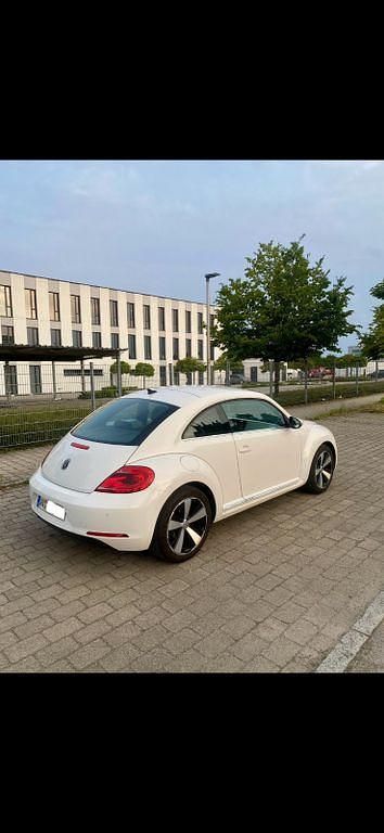 Gebraucht VW Beetle 105 PS (77 kW) 2012 Weiß Kleinwagen