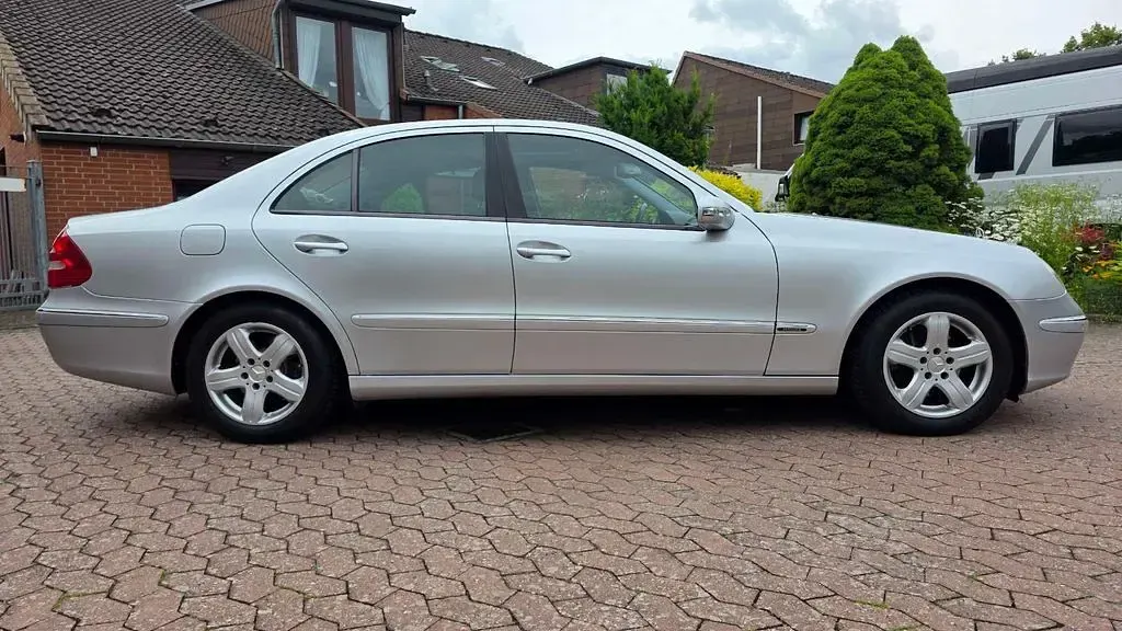 Gebraucht Mercedes E280 231 PS (169 kW) 2005 Silber Limousine
