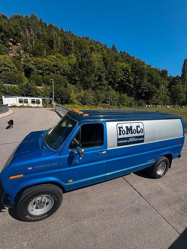 Usado Ford Econoline 1988 Azul Monovolume