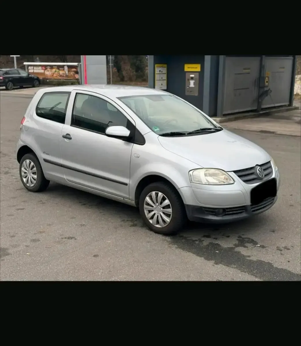 Gebraucht VW Fox 64 PS (47 kW) 2008 Grau Kleinwagen
