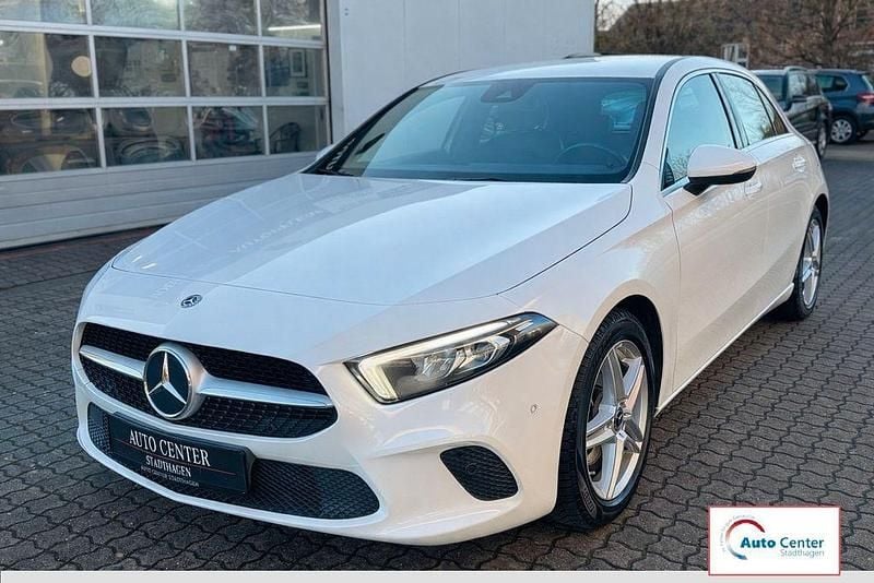 Weiß Gebraucht 2018 Mercedes A200 Progressive Limousine | 15.390 € (Fairer Preis) - Bild 1/4