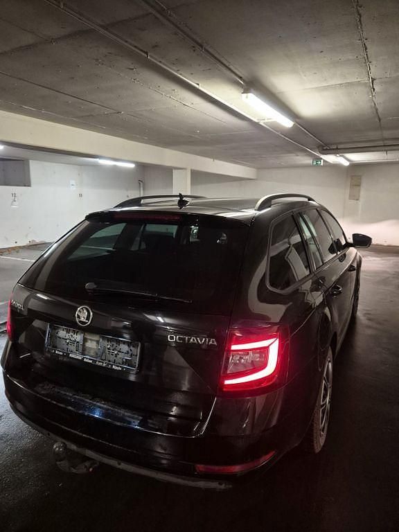 Gebraucht Skoda Octavia Ambition 150 PS (110 kW) 2020 Schwarz Kombi