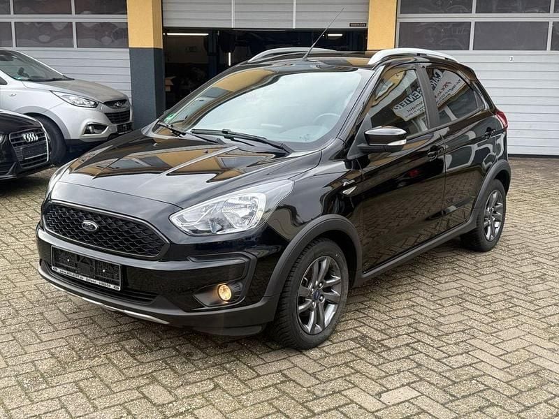 Gebraucht Ford Ka Plus Active 86 PS (63 kW) 2018 Iridiumschwarz metallic Kleinwagen