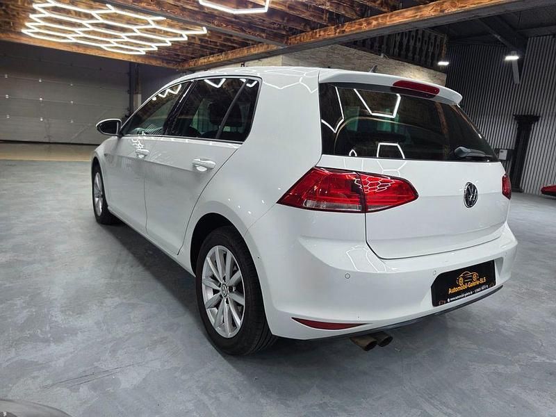 Gebraucht VW Golf VII LOUNGE 125 PS (91 kW) 2016 Weiß Limousine