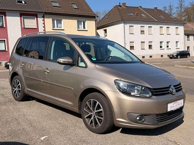 Gebraucht VW Touran 140 PS (102 kW) 2012 Gold Van / Kleinbus