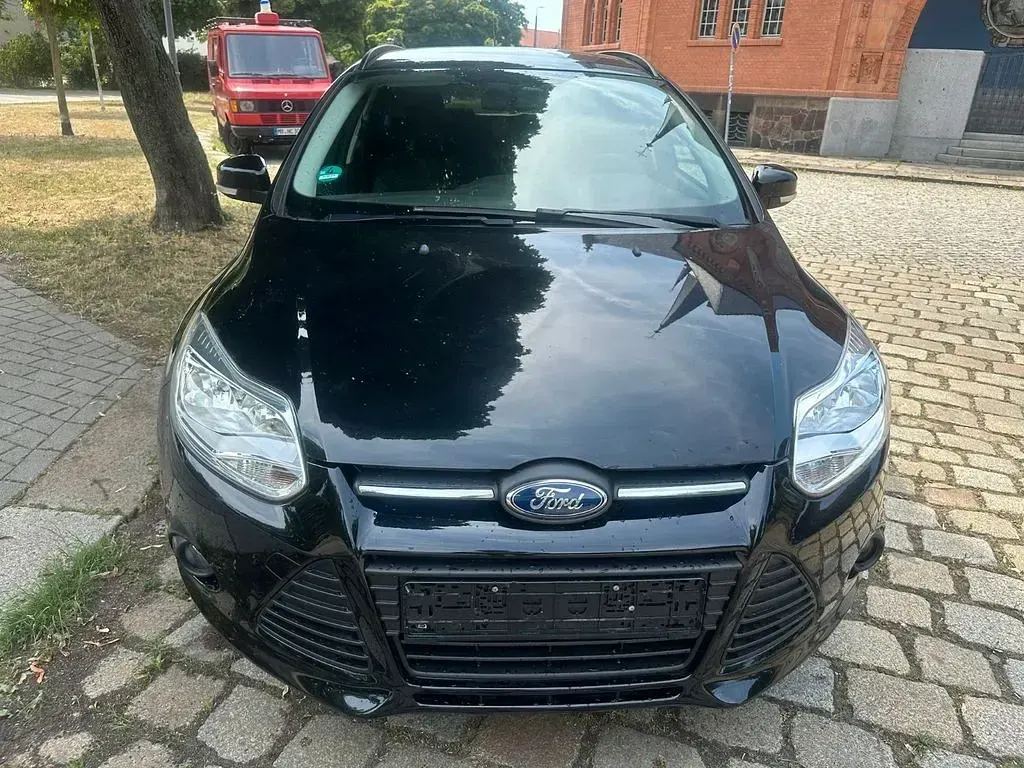 Gebraucht Ford Focus Trend 125 PS (91 kW) 2013 Limousine