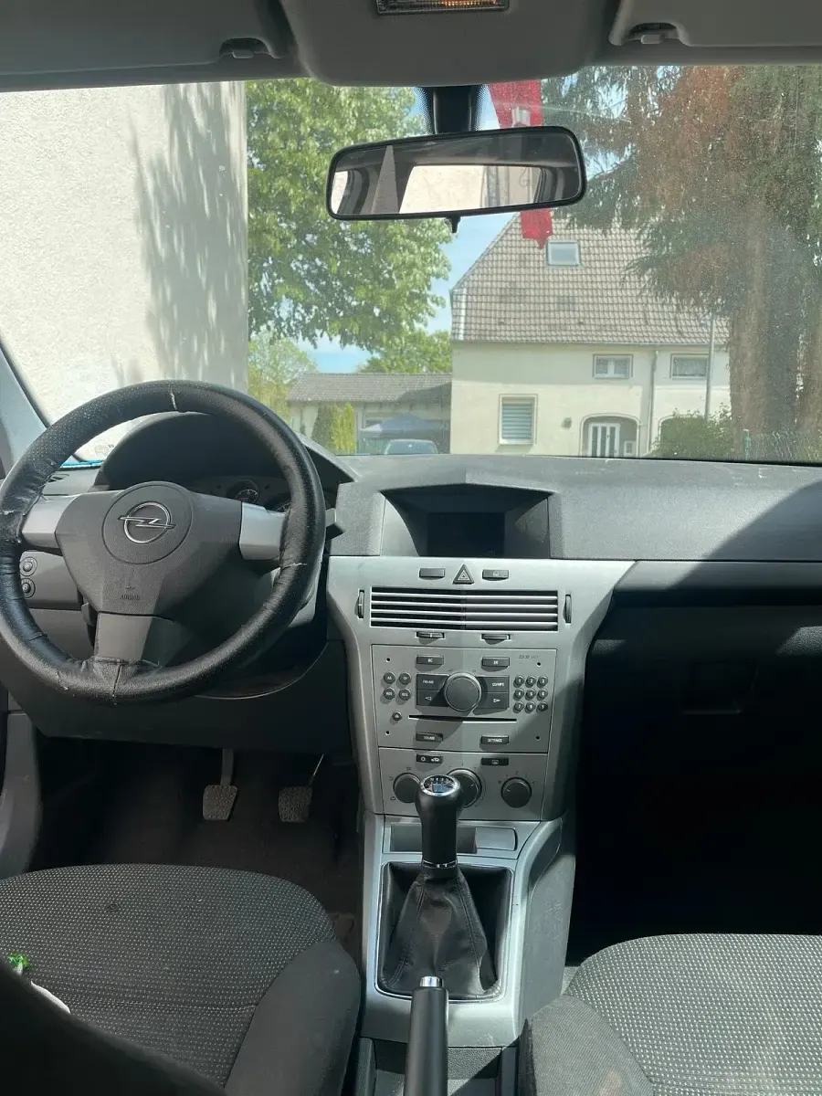 Second-hand Opel Astra 116 CP (85 kW) 2009 Gri Break