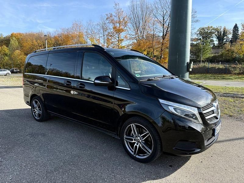 Schwarz Gebraucht 2016 Mercedes V250 Avantgarde Van / Kleinbus | 27.900 € (Superpreis) - Bild 1/4