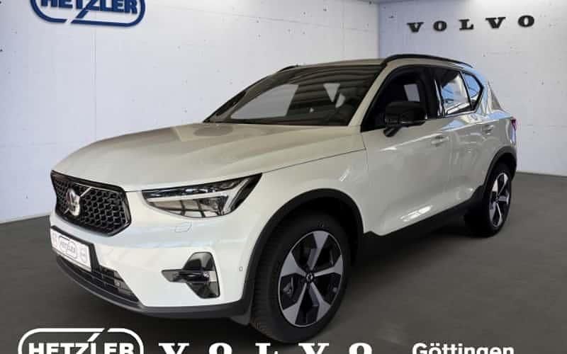 Weiß Neu 2025 Volvo XC40 Plus SUV | 47.490 € (Teuer) - Bild 1/4