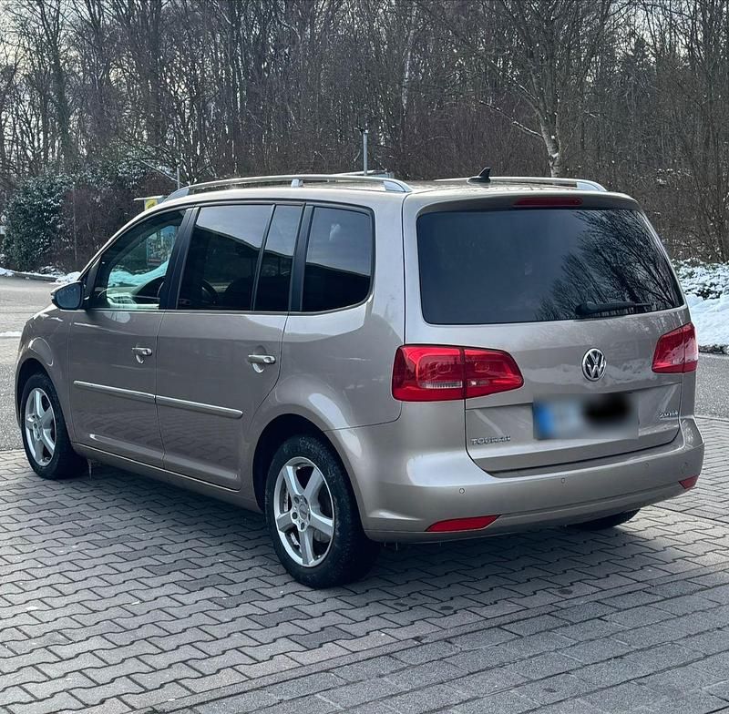 Gebraucht VW Touran Highline 140 PS (102 kW) 2011 Van / Kleinbus