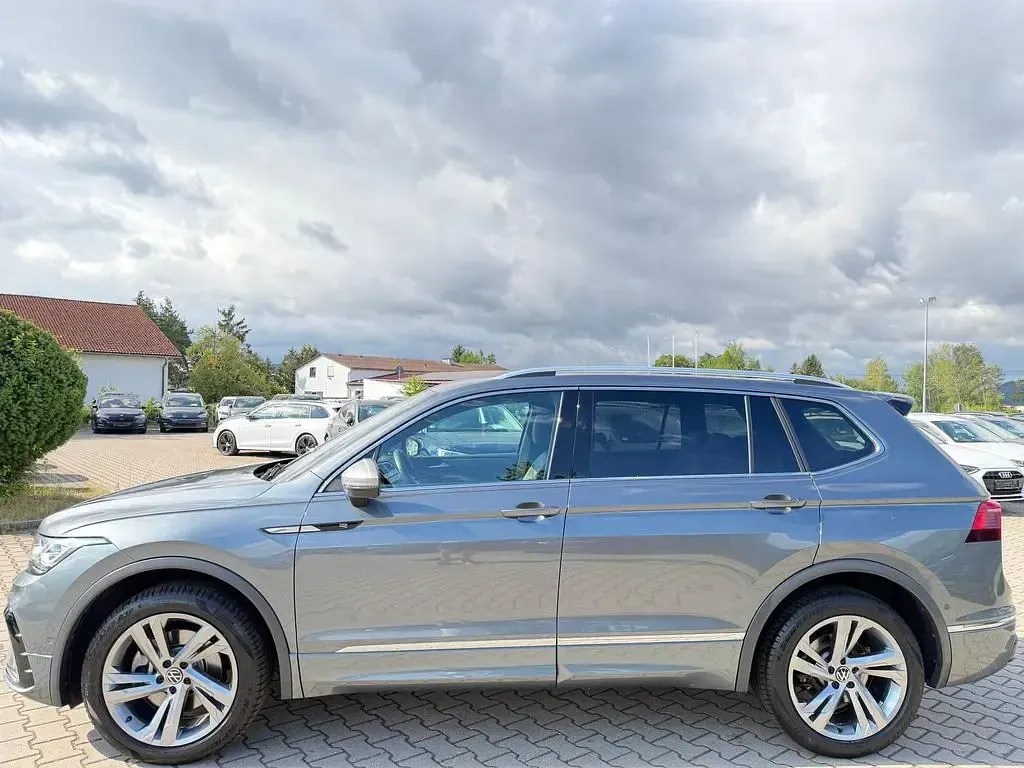 Gebraucht VW Tiguan Allspace R-line 245 PS (180 kW) 2022 Grau SUV