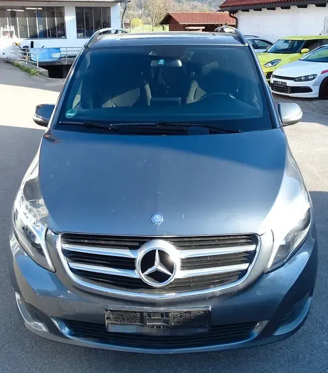 Gebraucht Mercedes V220 Edition 163 PS (119 kW) 2015 Grau Van / Kleinbus