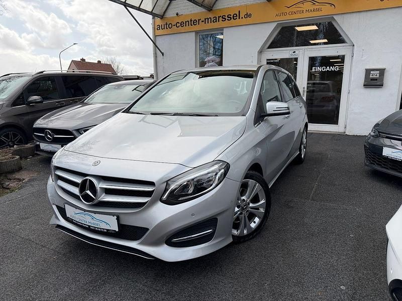 Gebraucht Mercedes B180 122 PS (89 kW) 2018 Polarsilber Van / Kleinbus