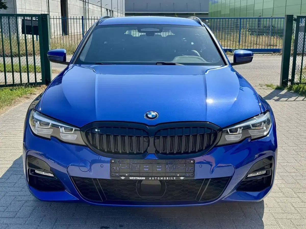 Gebraucht BMW 320 M Sport 190 PS (139 kW) 2020 Portimao blau metallic Kombi