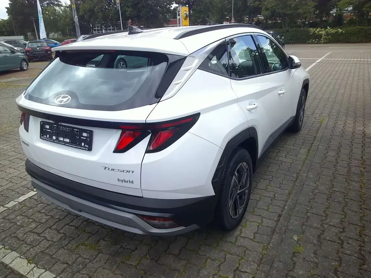 Gebraucht Hyundai Tucson 160 PS (117 kW) 2025 (atlas white)/verschieden SUV