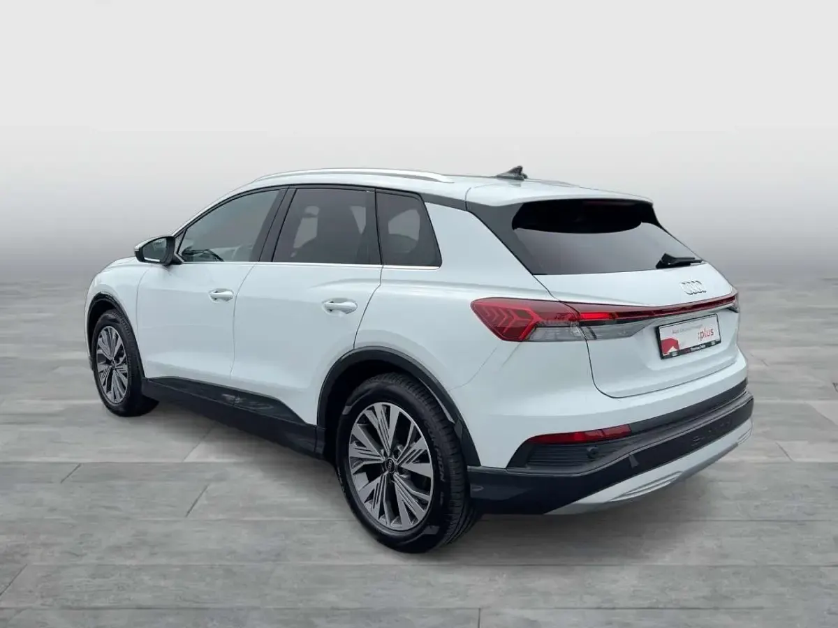 Gebraucht Audi Q4 e-tron Ambiente 210 kW (286 PS) 2025 Gletscherweiß metallic SUV